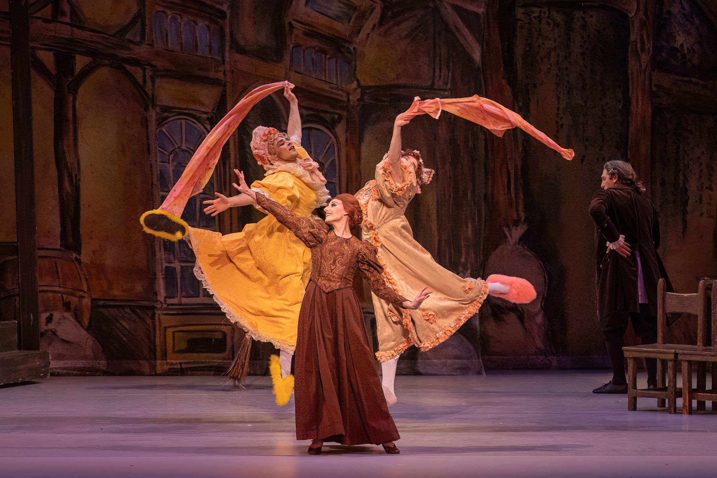 Cameron Thomas and Gavin Abercrombie as the stepsisters in <i>Cinderella</i> © Brett Pruitt & East Market Studios