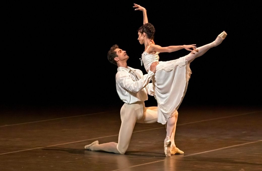 Reece Clarke and Yasmine Naghdi in <i>Manon</i> © Malcolm Levinkind Photography