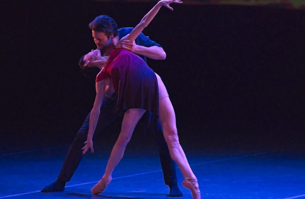 Luc&iacute;a Lacarra and Matthew Golding in <i>Borealis</i> &copy; Malcom Levinkind Photography