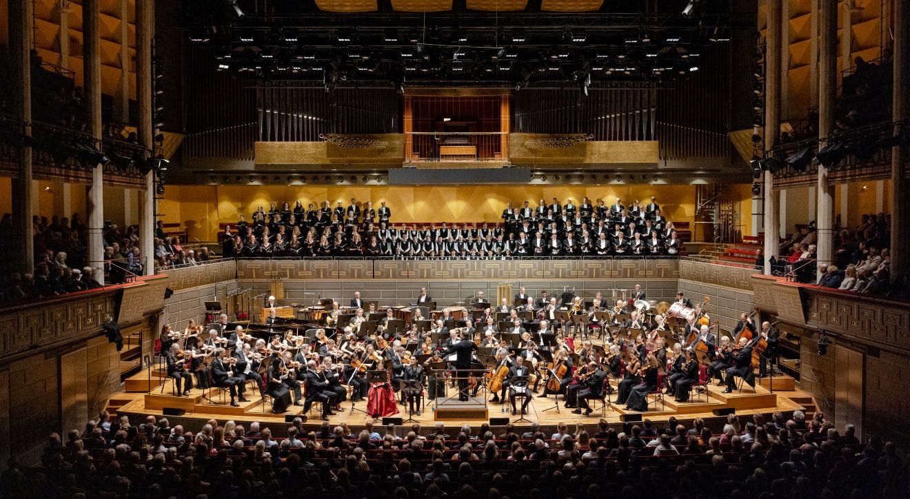 Ryan Bancroft and the Royal Stockholm Philharmonic Orchestra &copy; Yanan Li