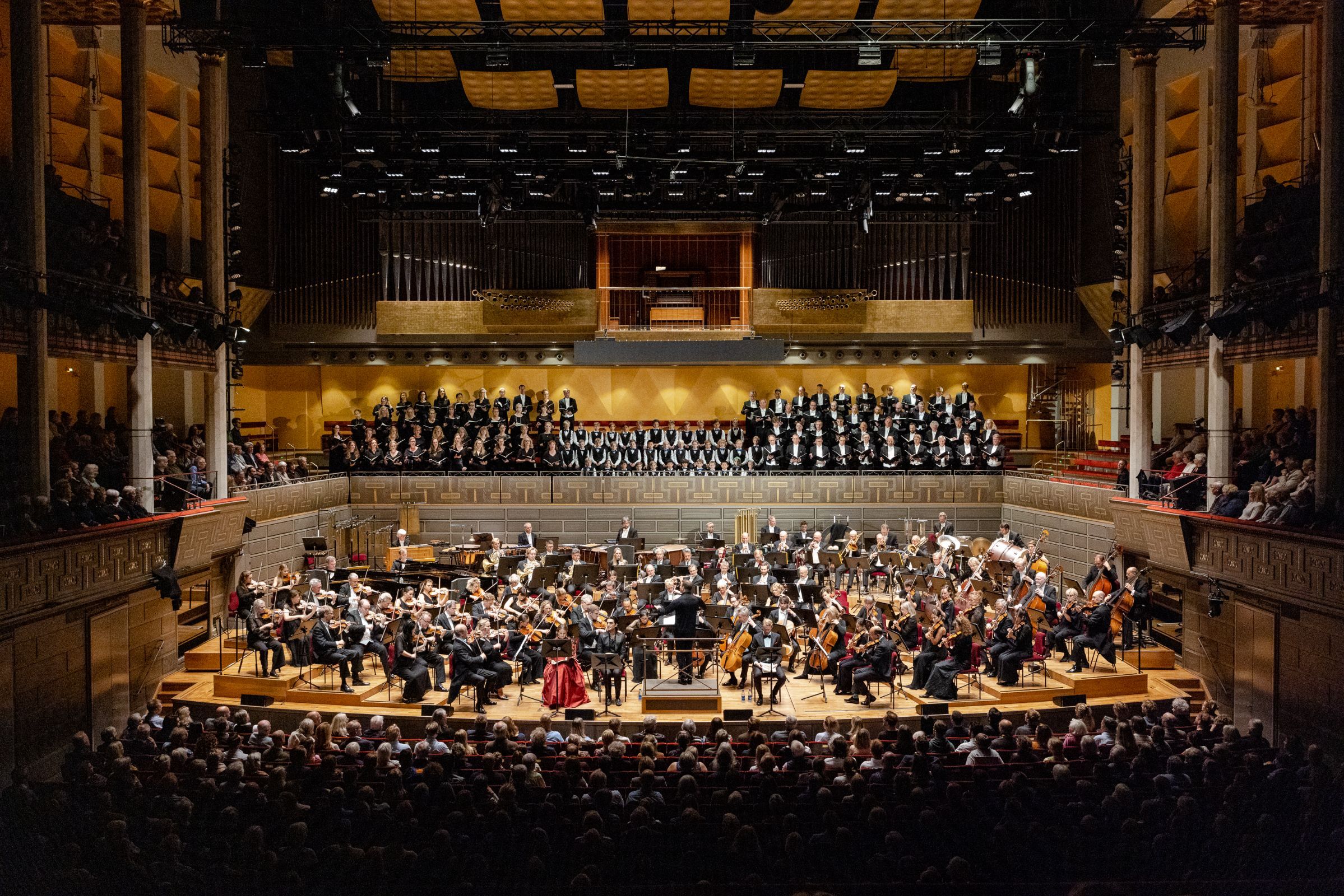 Ryan Bancroft and the Royal Stockholm Philharmonic Orchestra &copy; Yanan Li