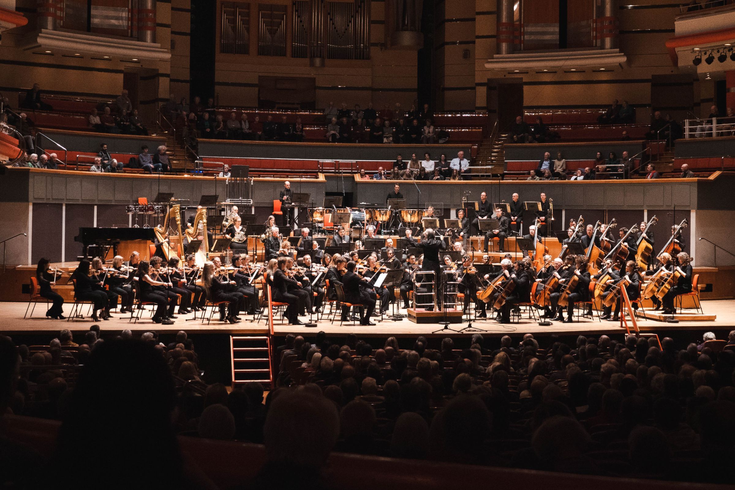 Ilan Volkov conducts the City of Birmingham Symphony Orchestra © Hannah Blake-Fathers | CBSO