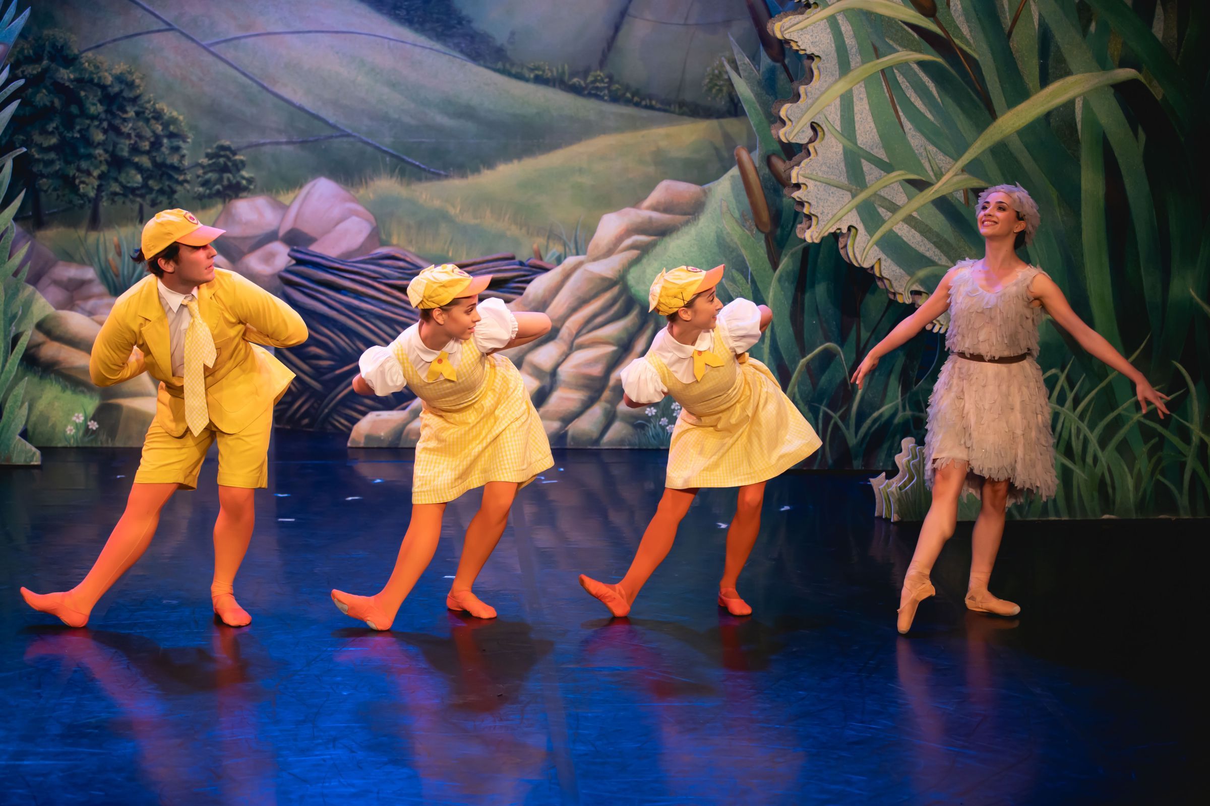Harry Boucher, Holly Slater, Leah Allen and Julie Nunès in <i>Ugly Duckling</i> © Emily Nuttall