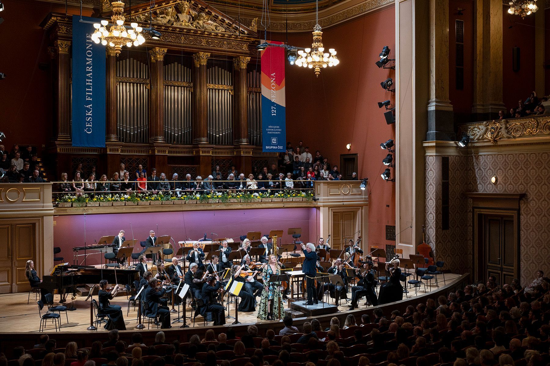Simon Rattle, Magdalena Kožená and the Czech Philharmonic © Petr Kadlec