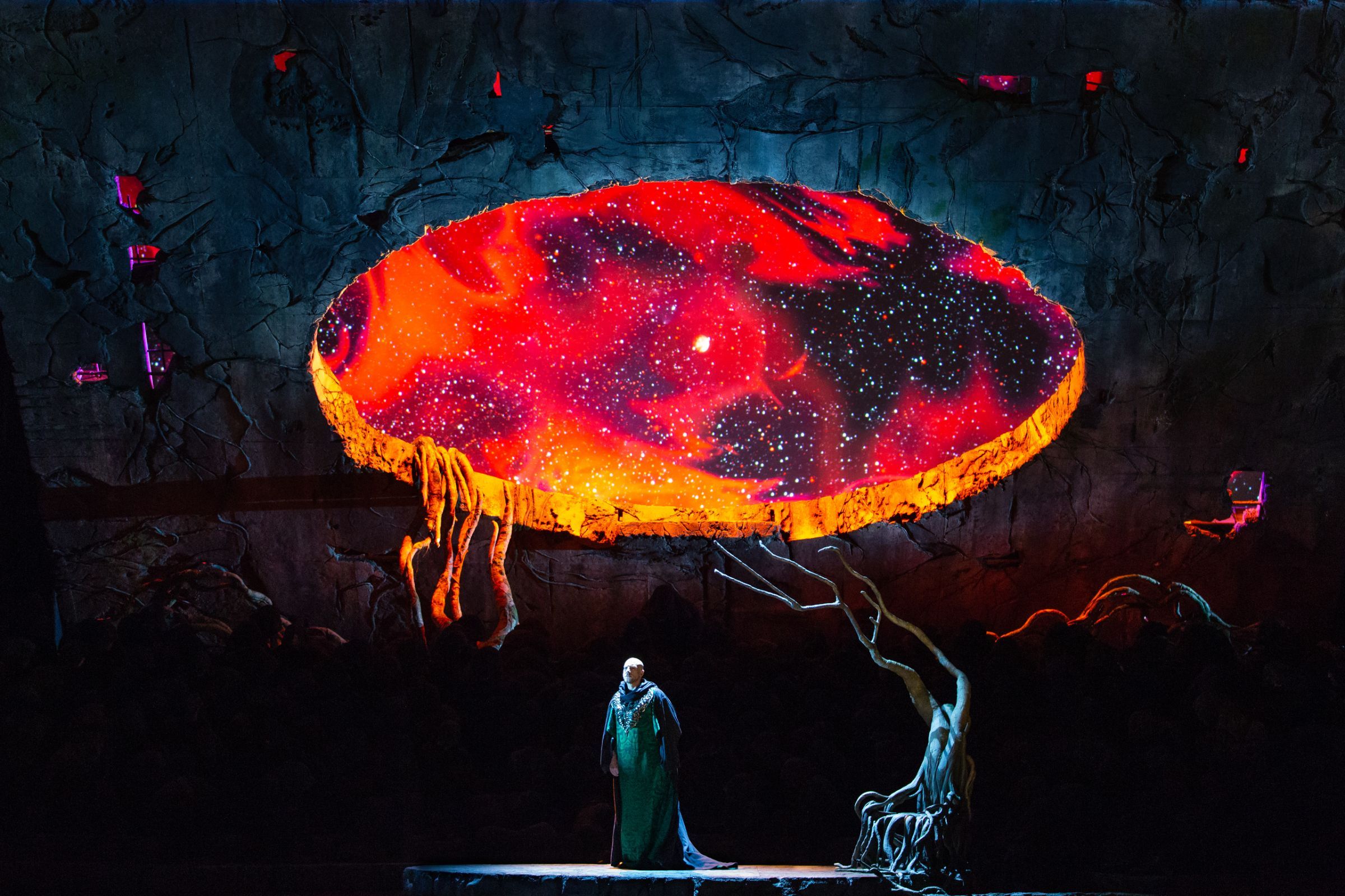 Günther Groissböck (Heinrich) &copy; Marty Sohl | Met Opera