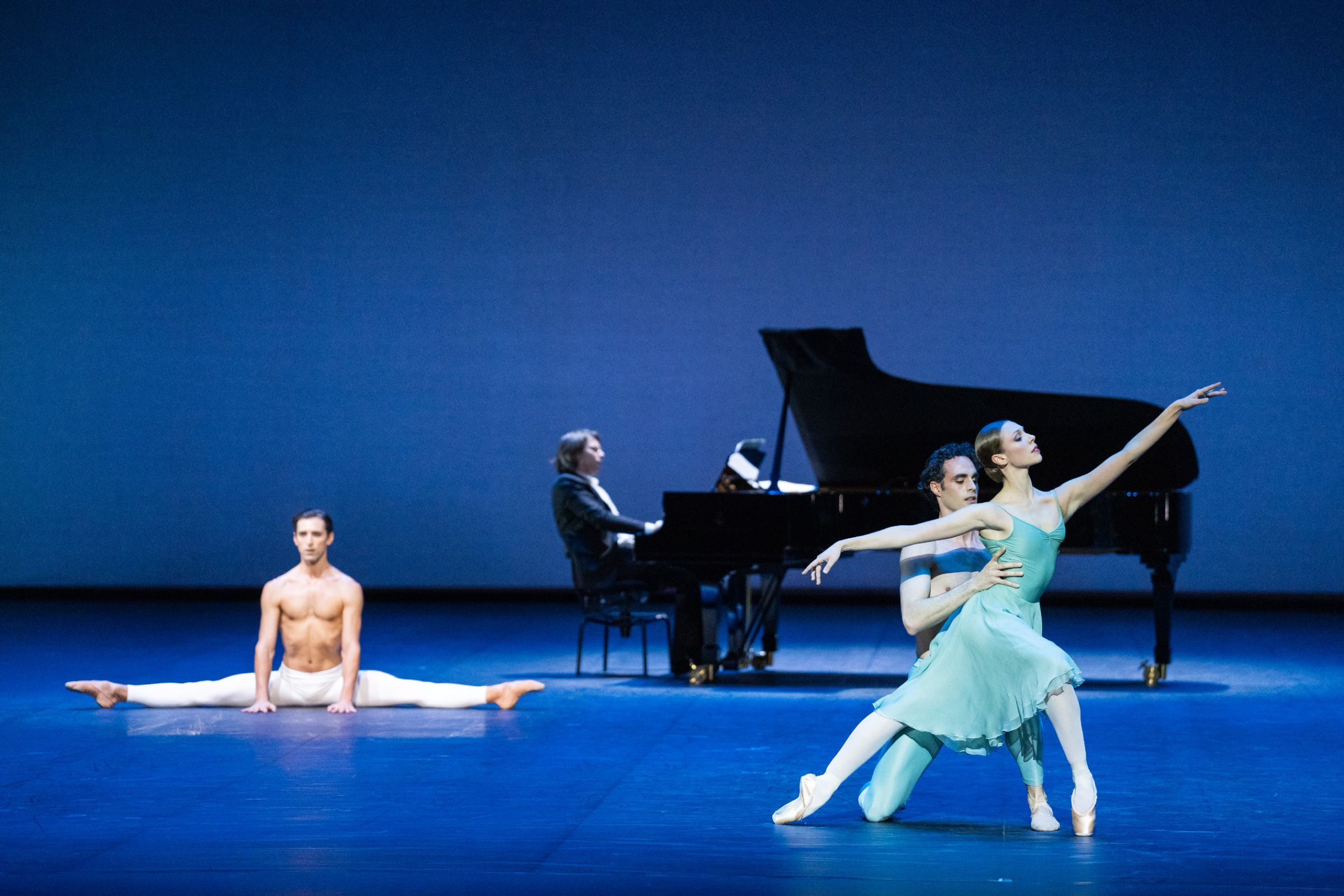 <i>Vaslaw</i>, performed in the homage to Patrick Dupond © Yonathan Kellerman / Opéra national de Paris