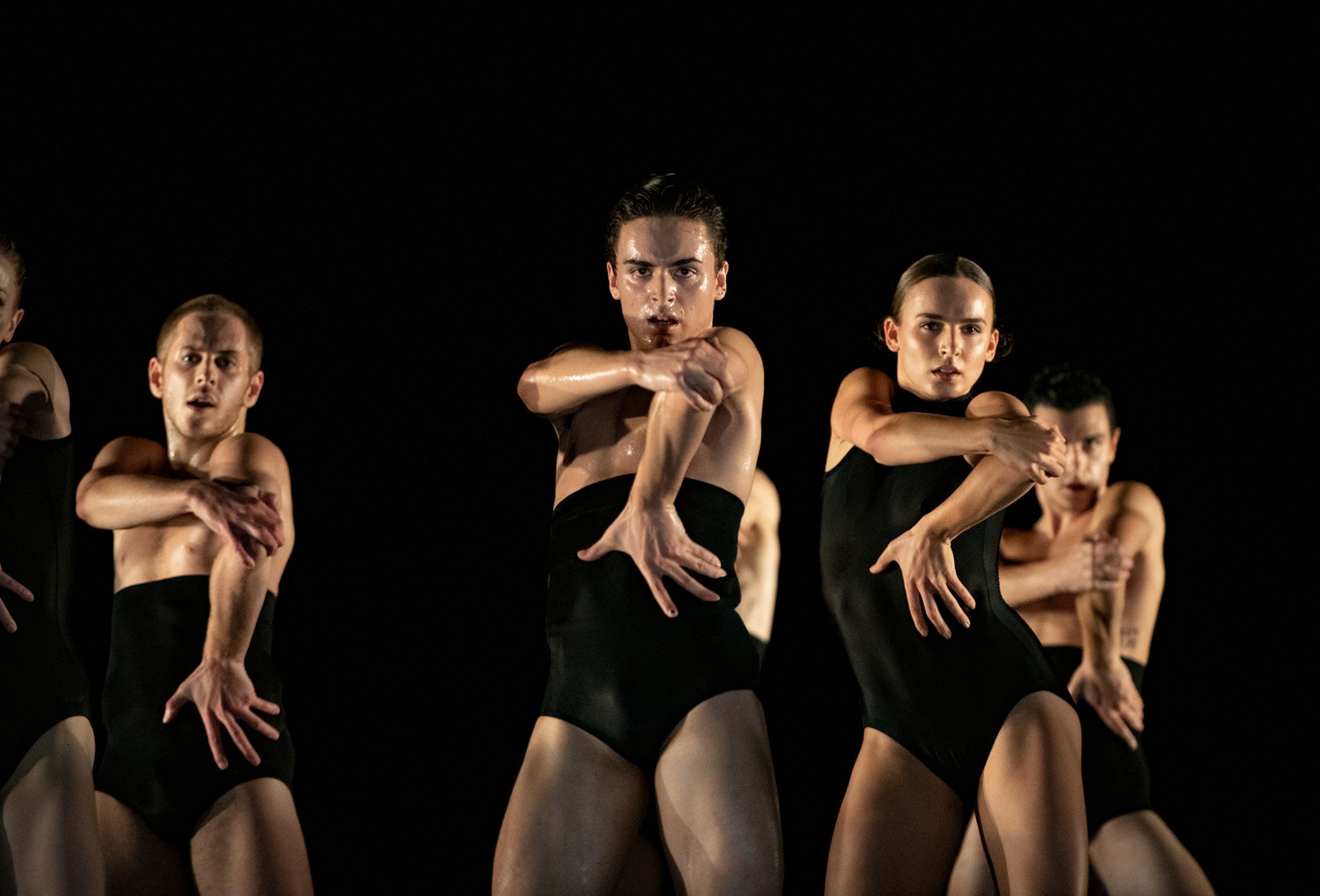 Ballett am Rhein in Sharon Eyal's <i>Salt Womb</i> &copy; Bettina Stöß