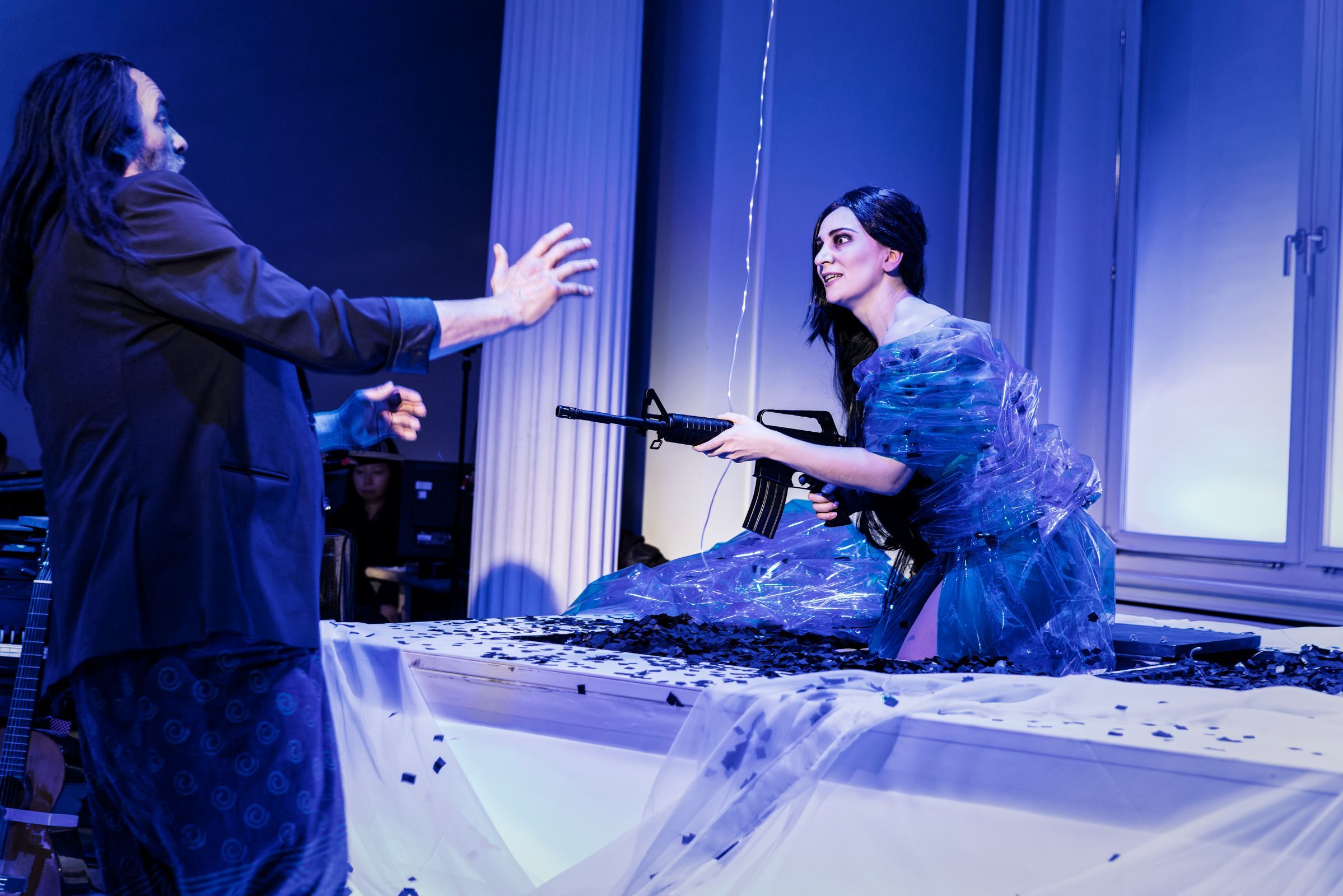 Stephan Klemm (Robinson Crusoe) and Regina Koncz (The Future) © Gianmarco Bresadola