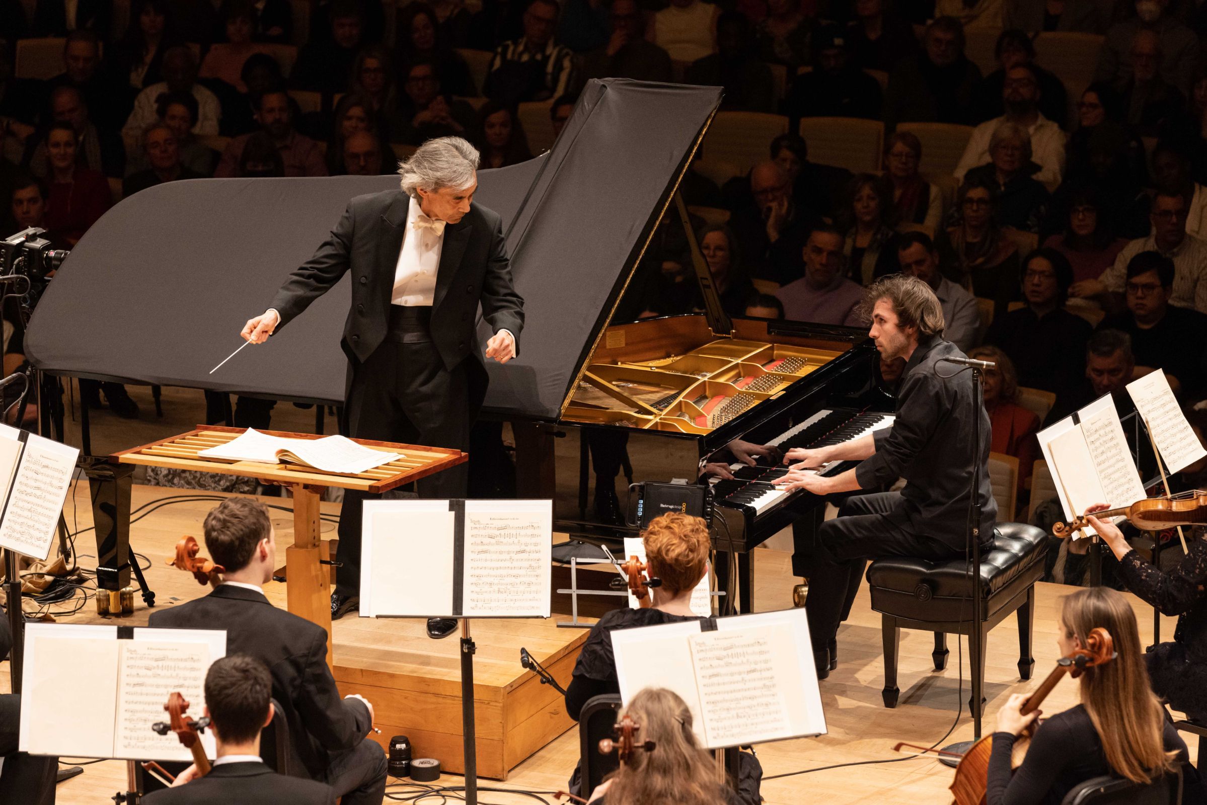 Kent Nagano, Alexandre Kantorow and the Orchestre symphonique de Montréal &copy; Antoine Saito