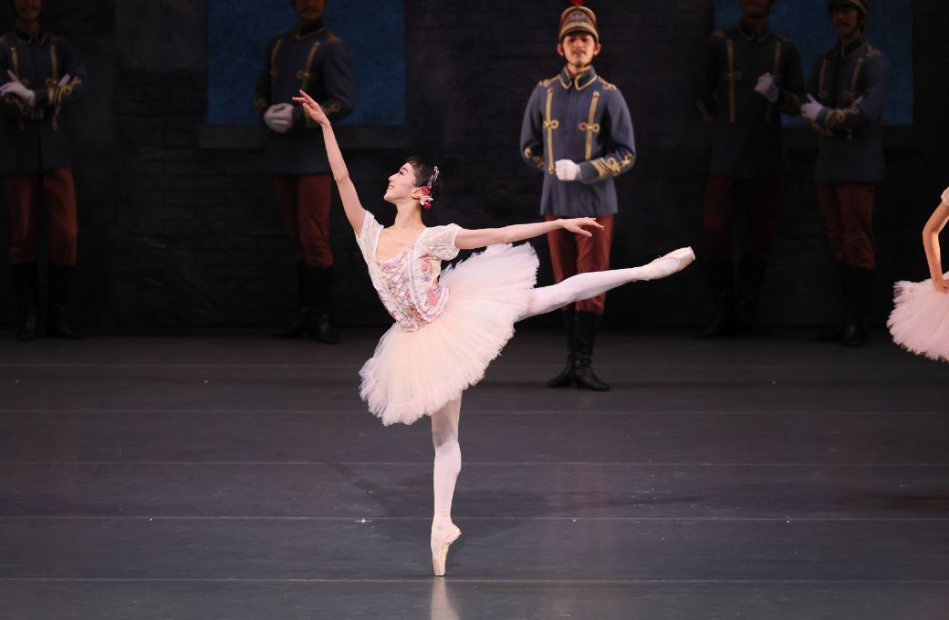 Yui Yonezawa as Swanilda in Roland Petit's <i>Coppélia</i> © Kiyonori Hasegawa