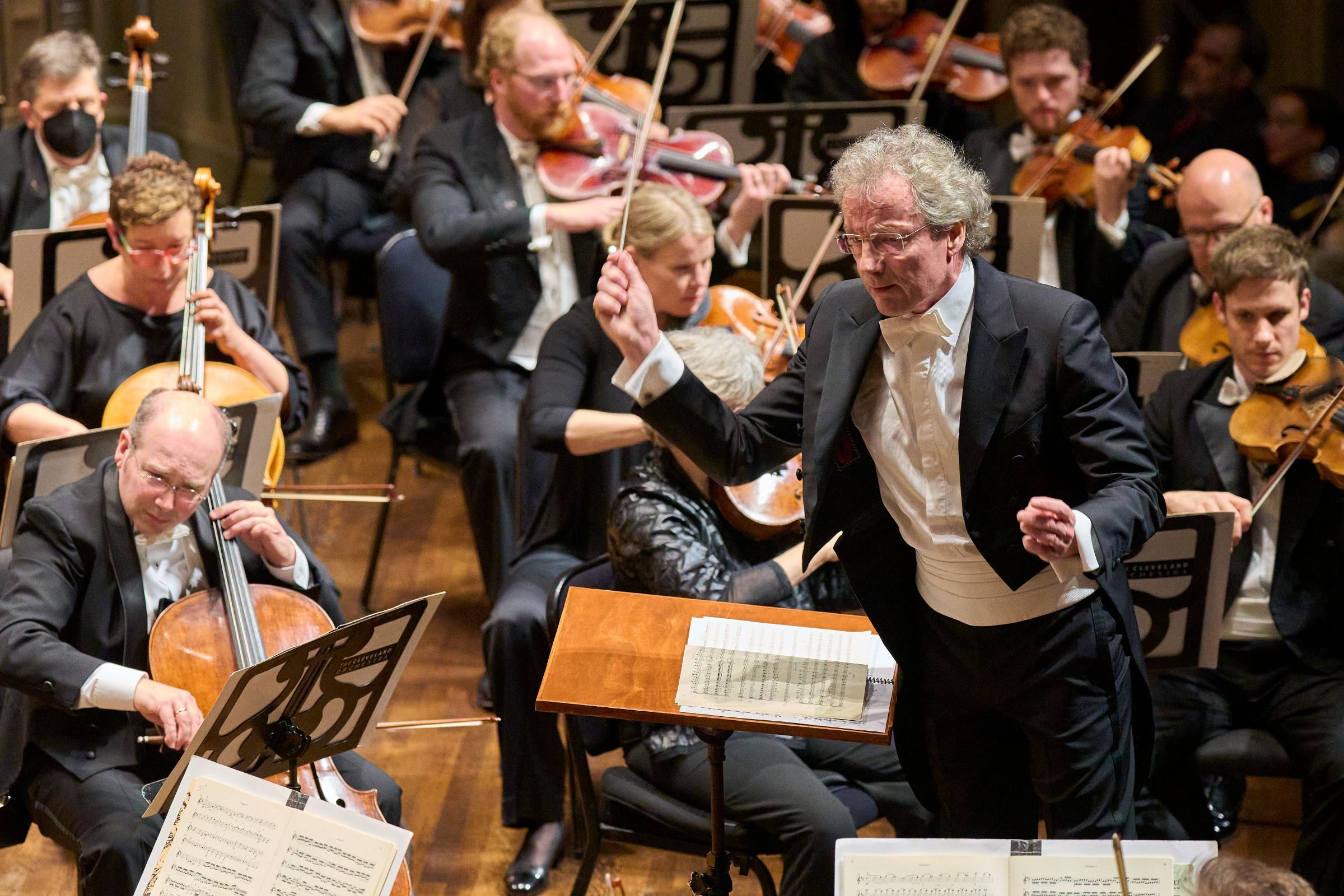 Franz Welser-Möst conducts The Cleveland Orchestra © Roger Mastroianni, courtesy of The Cleveland Orchestra