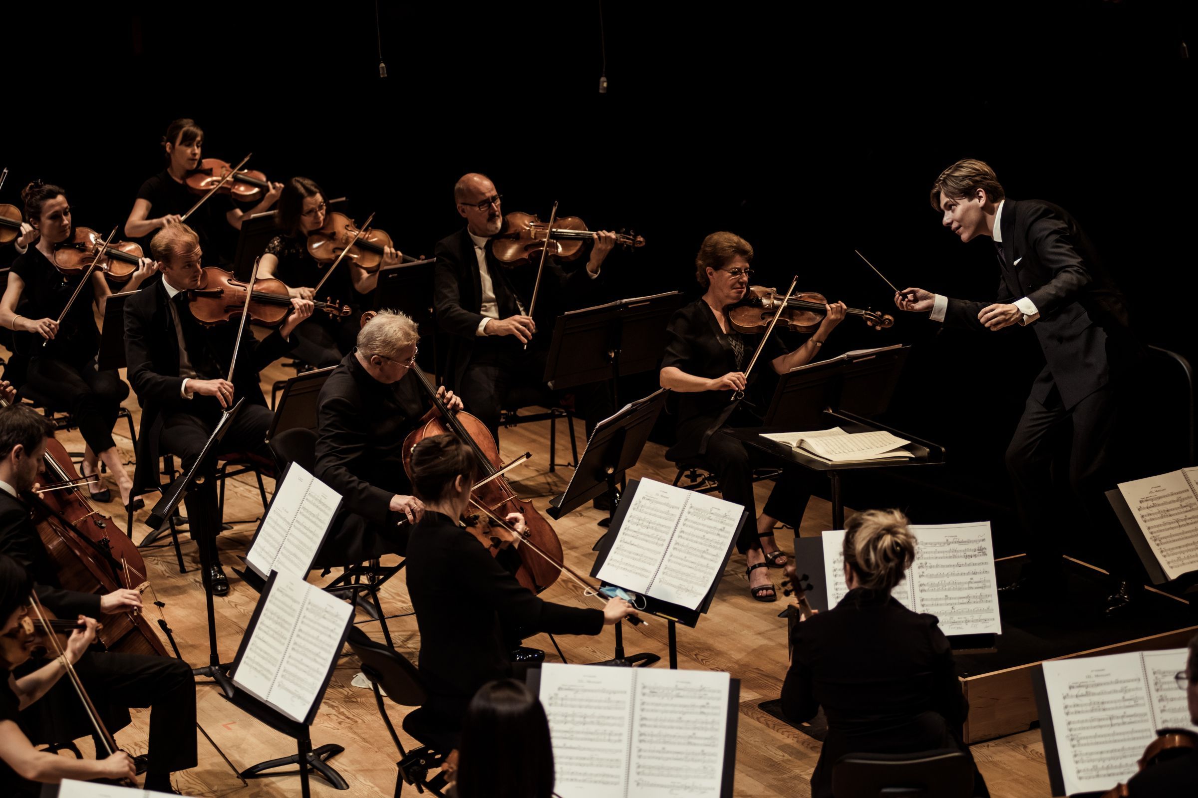 Klaus Mäkelä conducts the Orchestre de Paris &copy; Mathias Benguigui