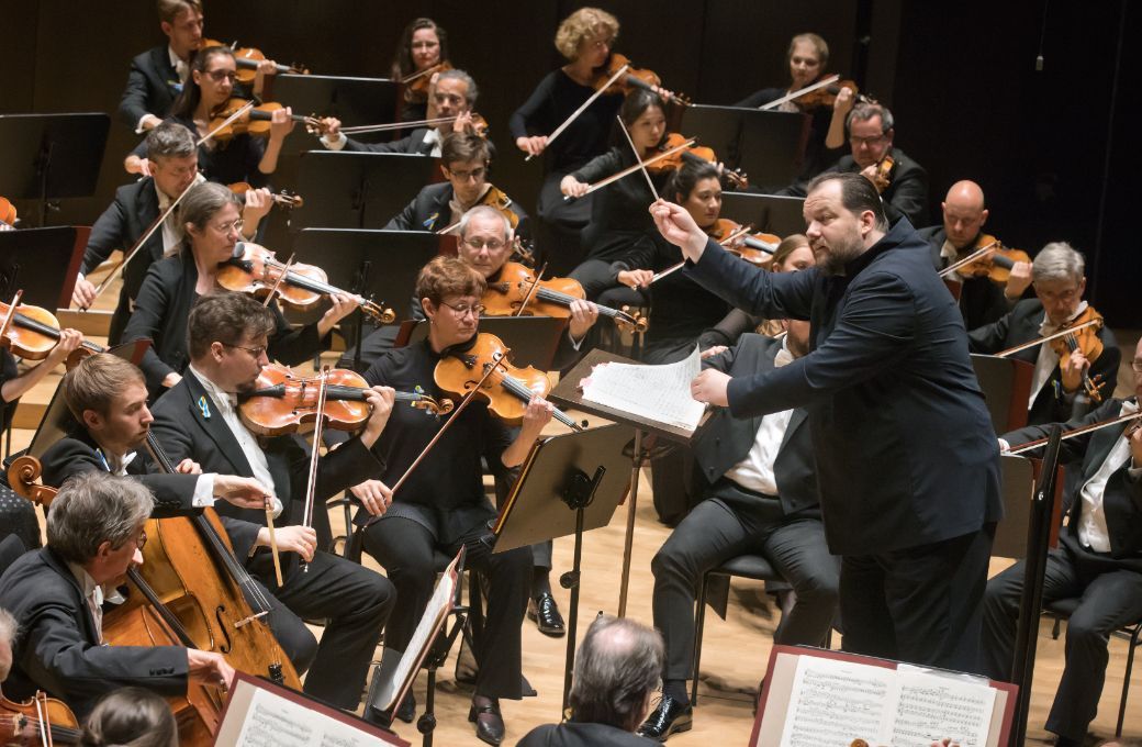 Andris Nelsons dirigiert das Gewandhausorchester Leipzig © Gert Mothes, 2022