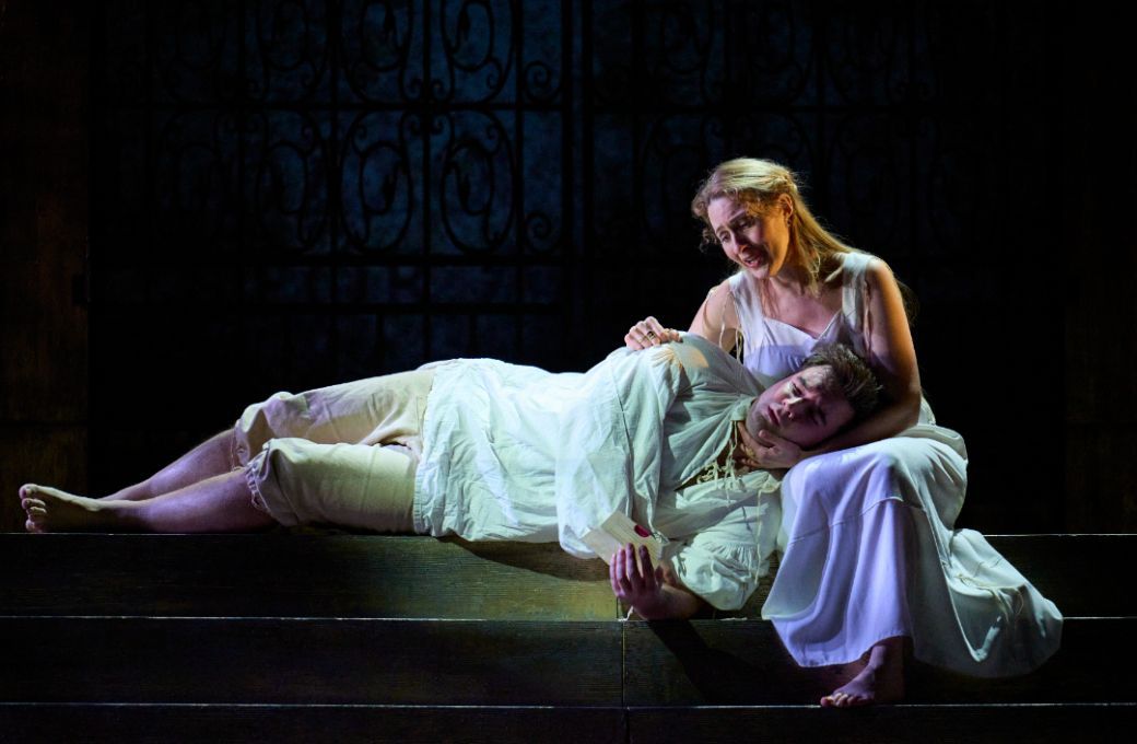 Thomas Elwin (Gennaro) and Paula Sides (Lucrezia) &copy; Richard Hubert Smith