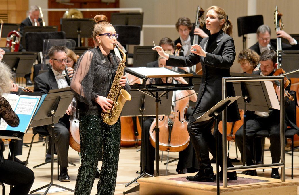 Jess Gillam, Gemma New and the RSNO © Jessica Cowley