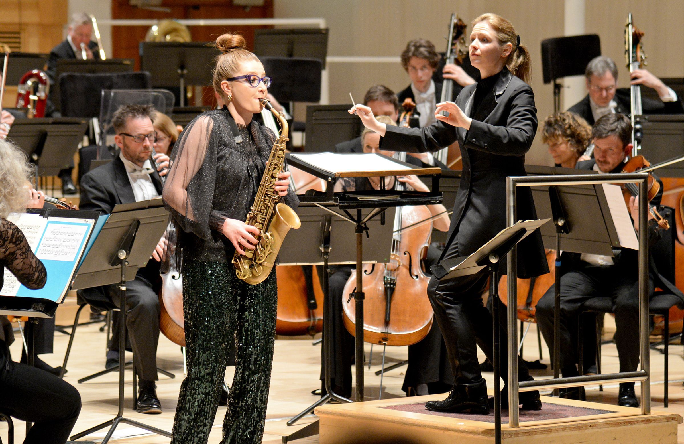 Jess Gillam, Gemma New and the RSNO © Jessica Cowley