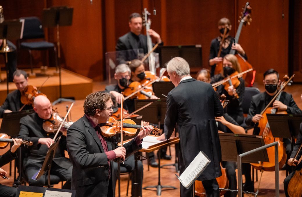 Noah Geller, David Robertson and the Seattle Symphony &copy; Brandon Patoc