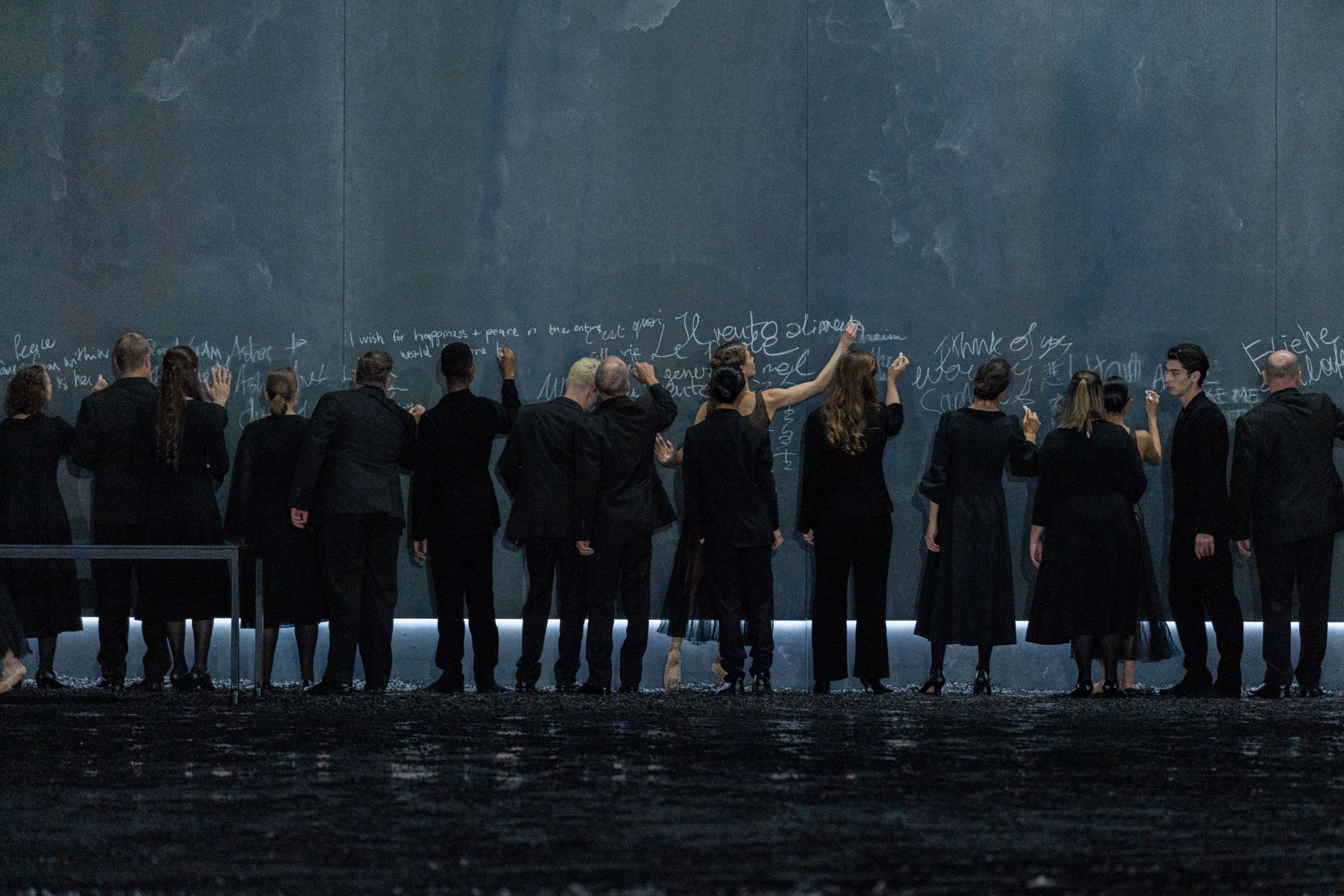 Ballett Zürich and Adelaide Festival Chorus in <i>Messa da Requiem</i> &copy; Andrew Beveridge