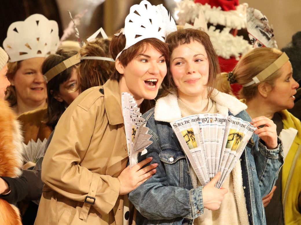 Olga Kulchynska (Natasha) und Alexandra Yangel (Sonya) &copy; Wilfried H&ouml;sl