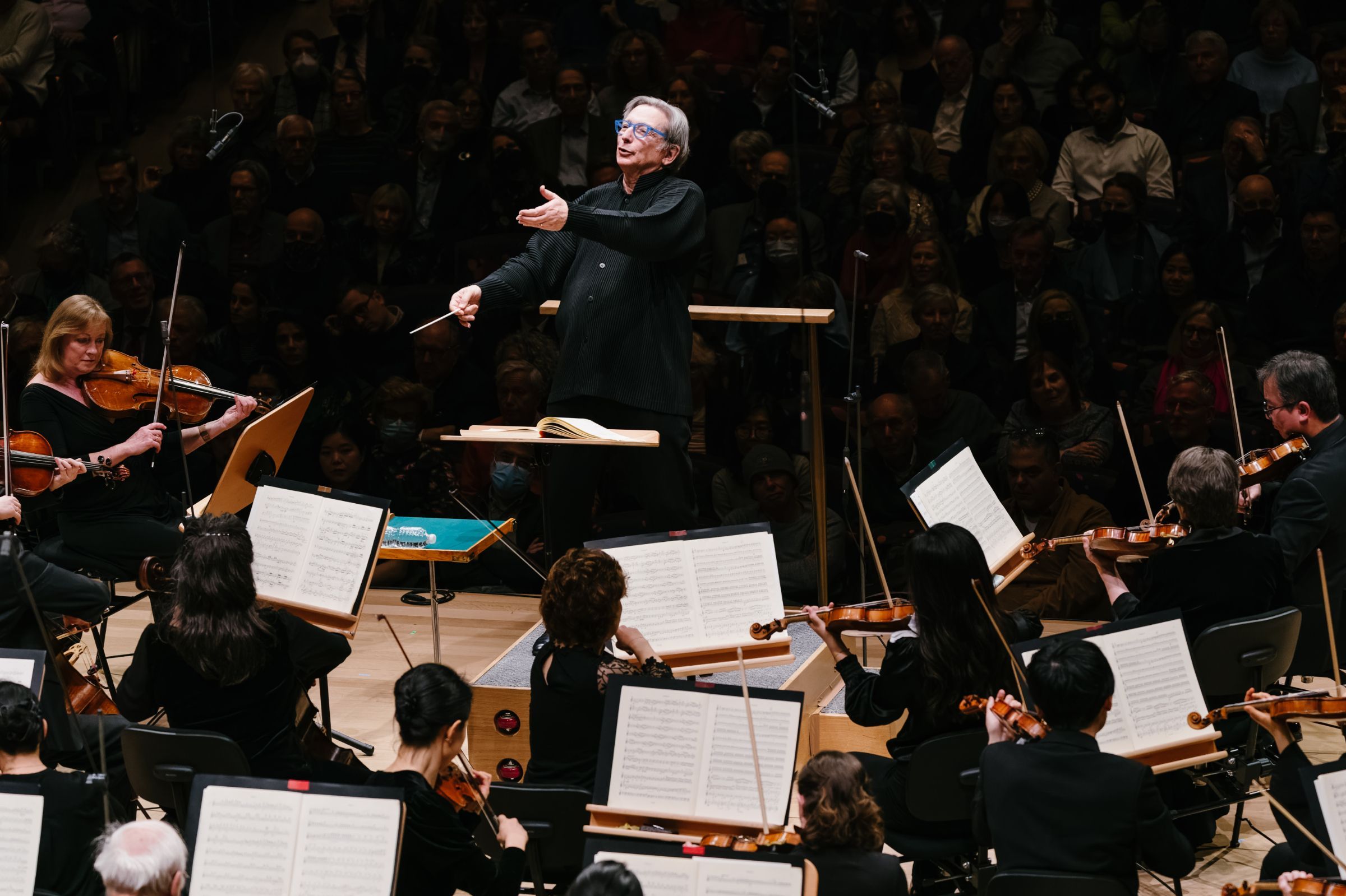 Michael Tilson Thomas conducts the New York Philharmonic © Fadi Kheir