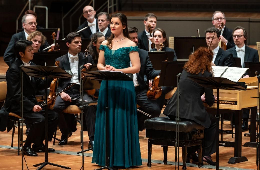 Elsa Benoit, Emmanuelle Haïm and the Berliner Philharmoniker &copy; Bettina Stoß