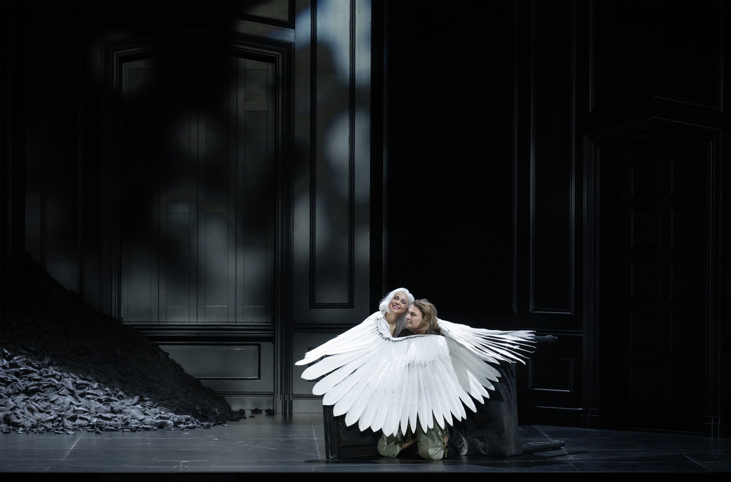 Rebeca Olvera (Waldvogel) und Klaus Florian Vogt (Siegfried) &copy; Monika Rittershaus