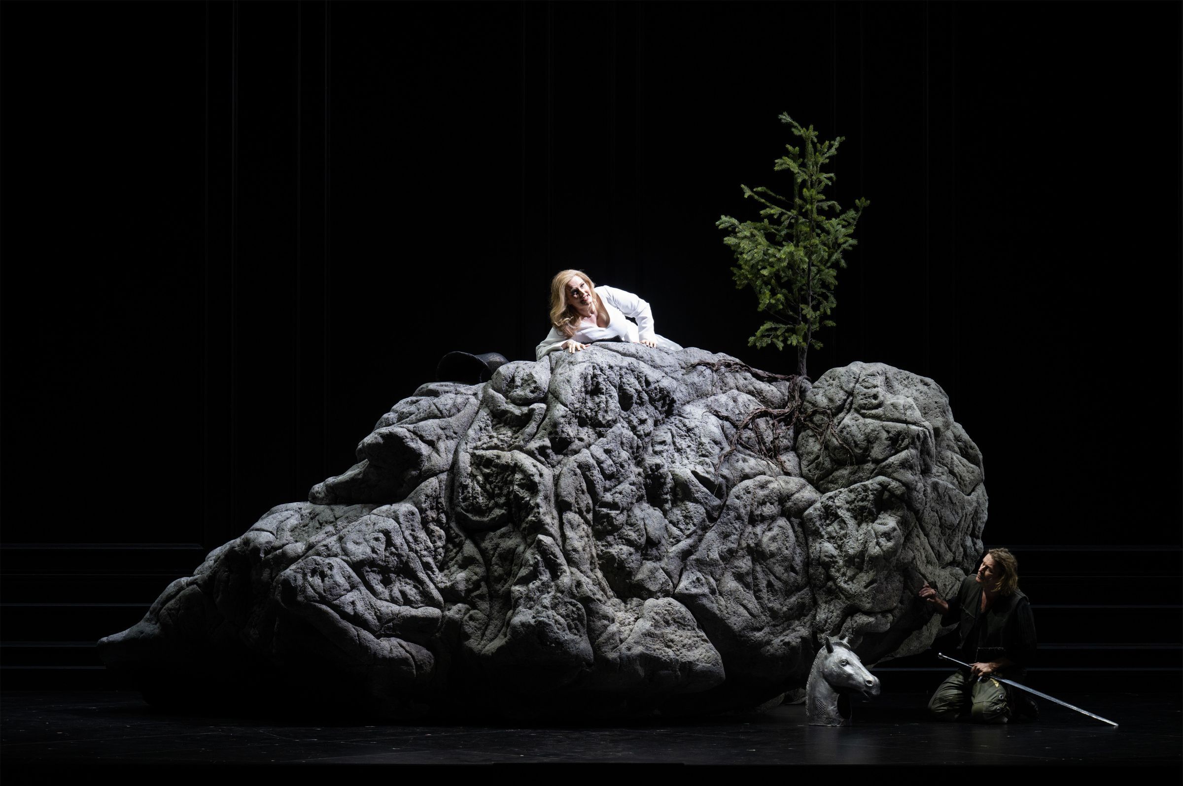 Camilla Nylund (Brünnhilde) und Klaus Florian Vogt (Siegfried) &copy; Monika Rittershaus