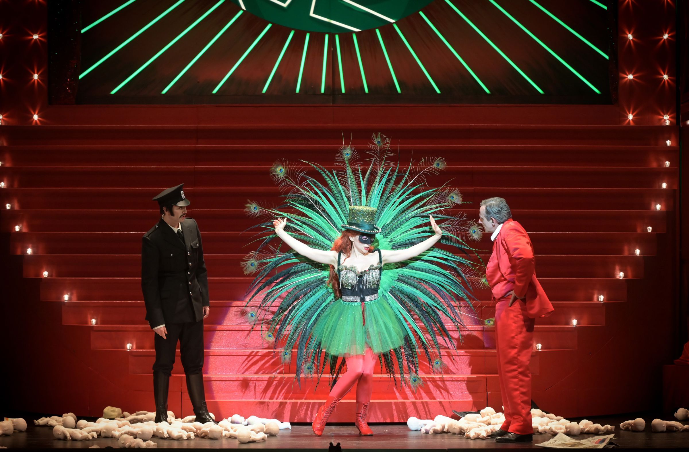 <i>Les Mamelles de Tirésias</i> au Théâtre des Champs-Élysées &copy; Vincent Pontet