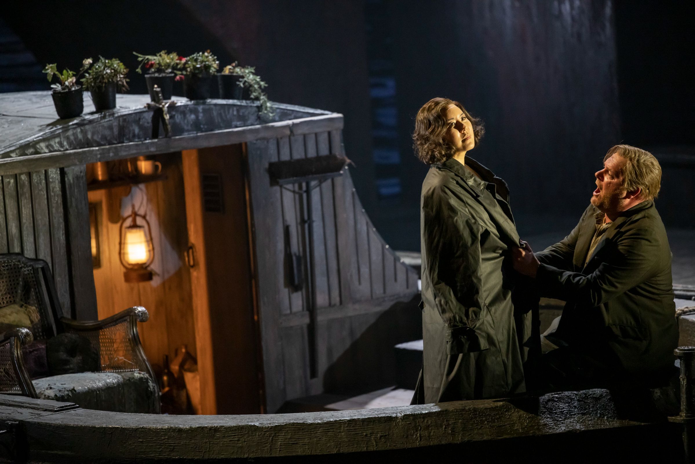 Sunyoung Seo (Giorgetta) and Roland Wood (Michele) in *Il tabarro) &copy; James Glossop