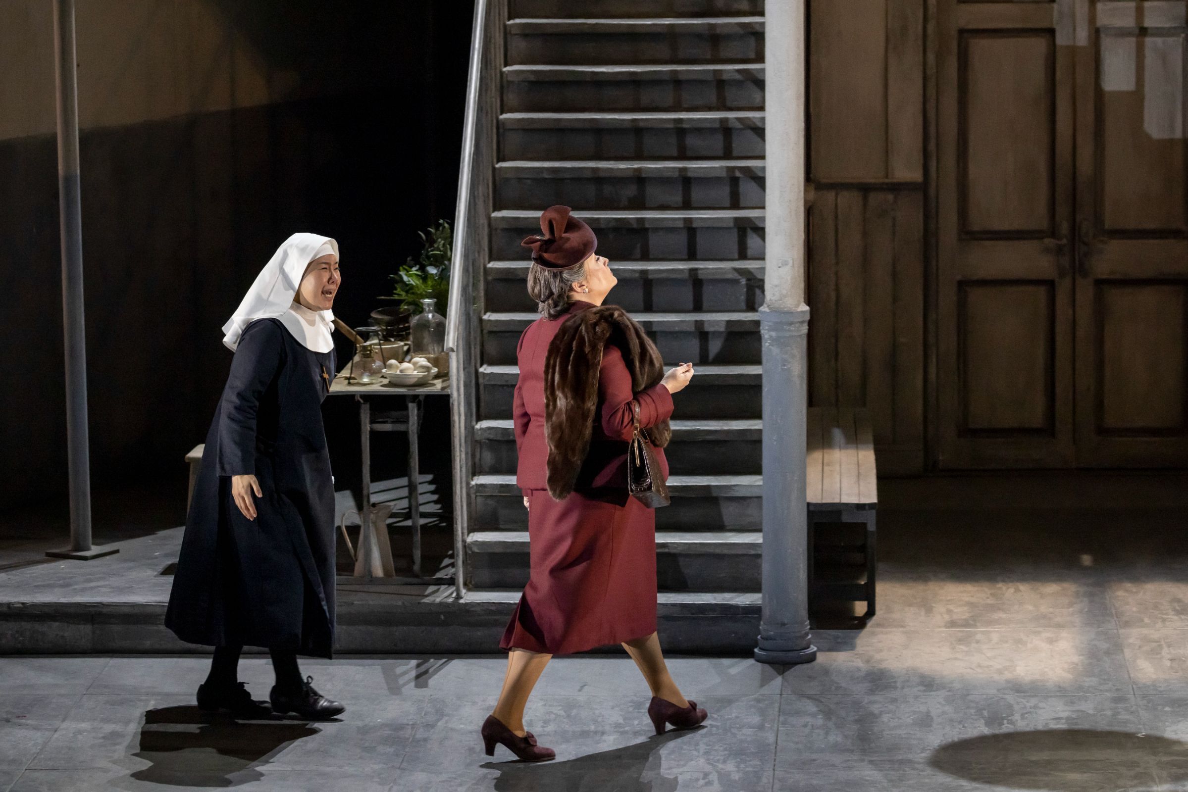Sunyoung Seo (Suor Angelica) and Karen Cargill (La zia principessa) in <i>Suor Angelica</i> &copy; James Glossop