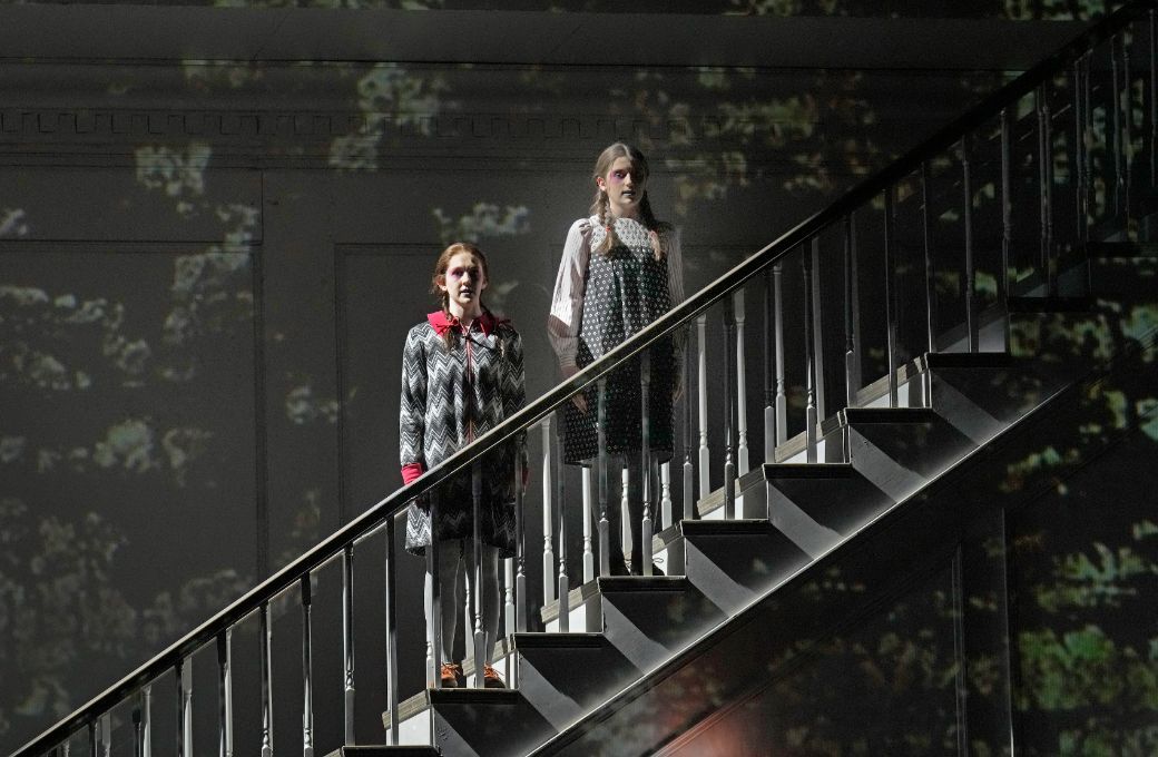 The Grady girls &copy; Ken Howard