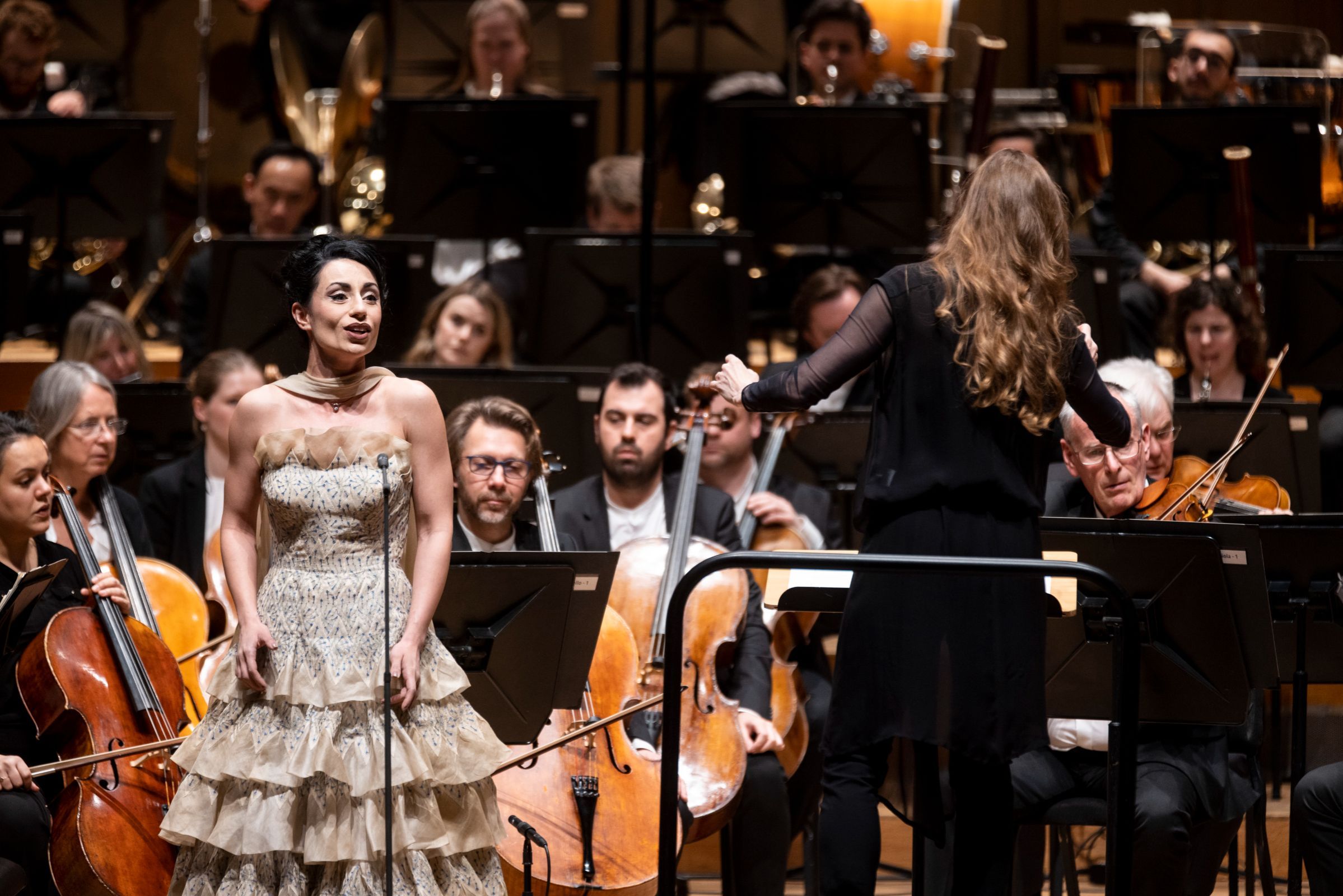 Aphrodite Patoulidou, Barbara Hannigan et le LSO &copy; Björn Comhaire