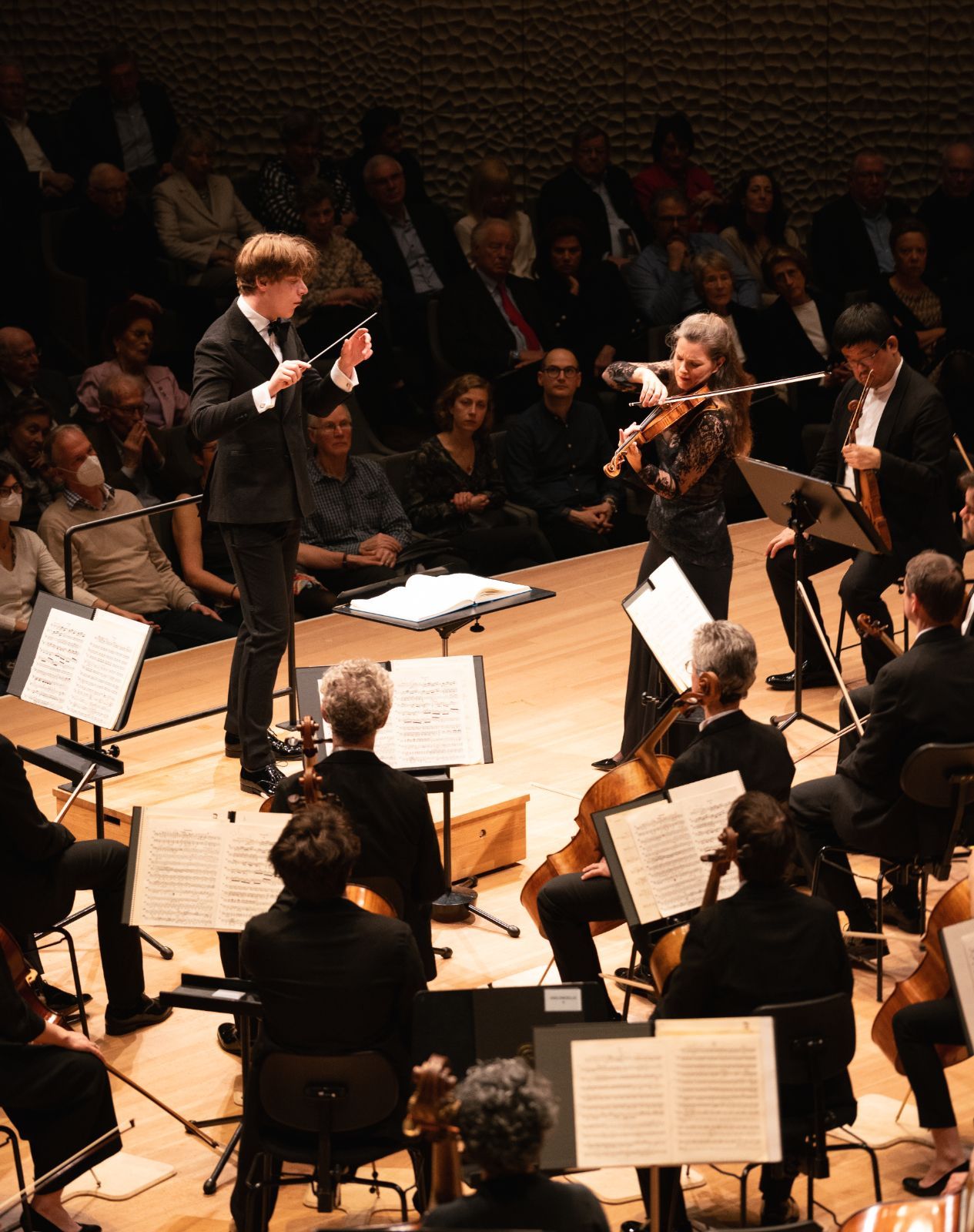 Klaus Mäkelä, Janine Jansen and the Orchestre de Paris © Sören L Schirmer | Deutsche Klassik