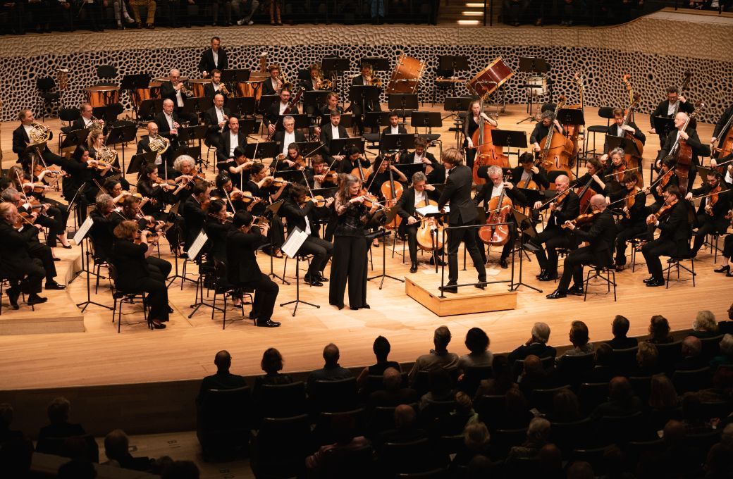 Janine Jansen, Klaus Mäkelä and the Orchestre de Paris © Sören L Schirmer | Deutsche Klassik
