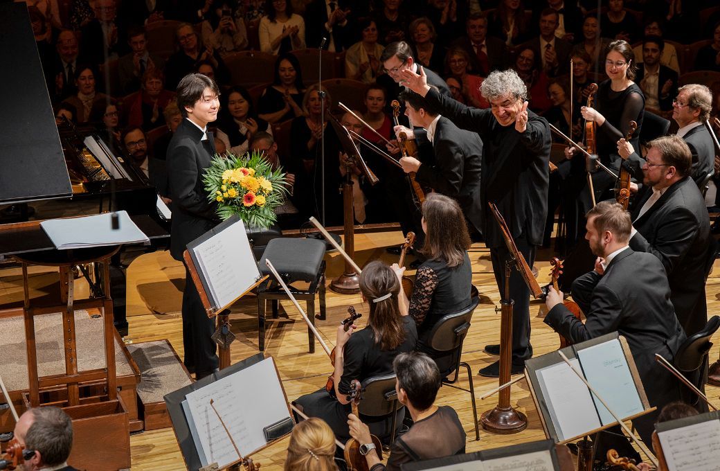 Seong-Jin Cho, Semyon Bychkov and the Czech Philharmonic &copy; Petr Kadlec