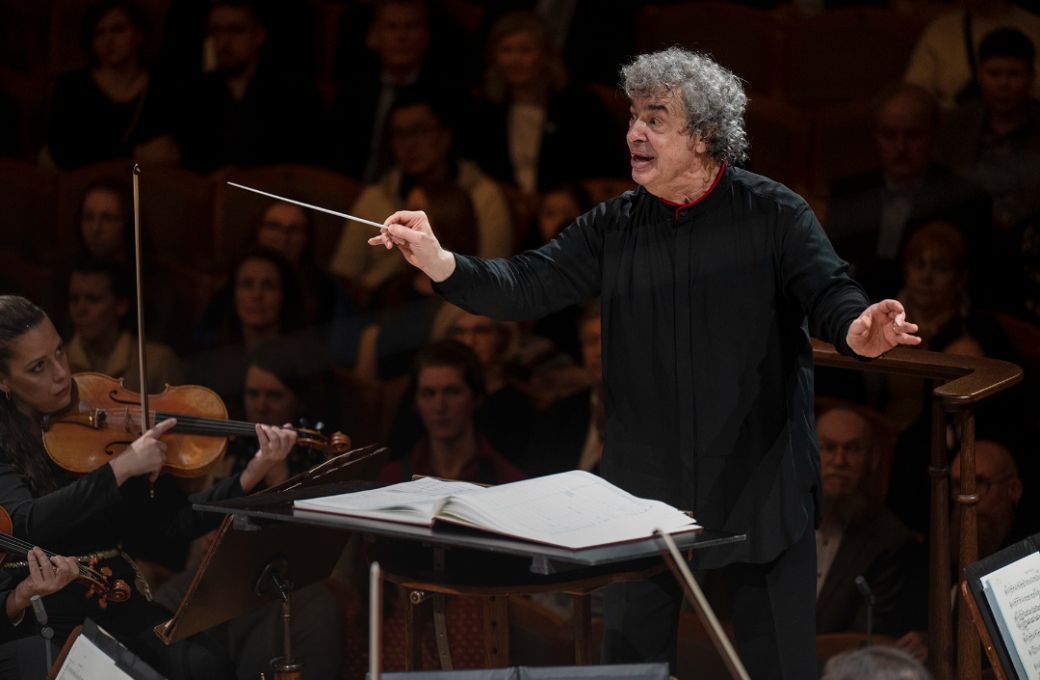 Semyon Bychkov conducts the Czech Philharmonic &copy; Petr Kadlec