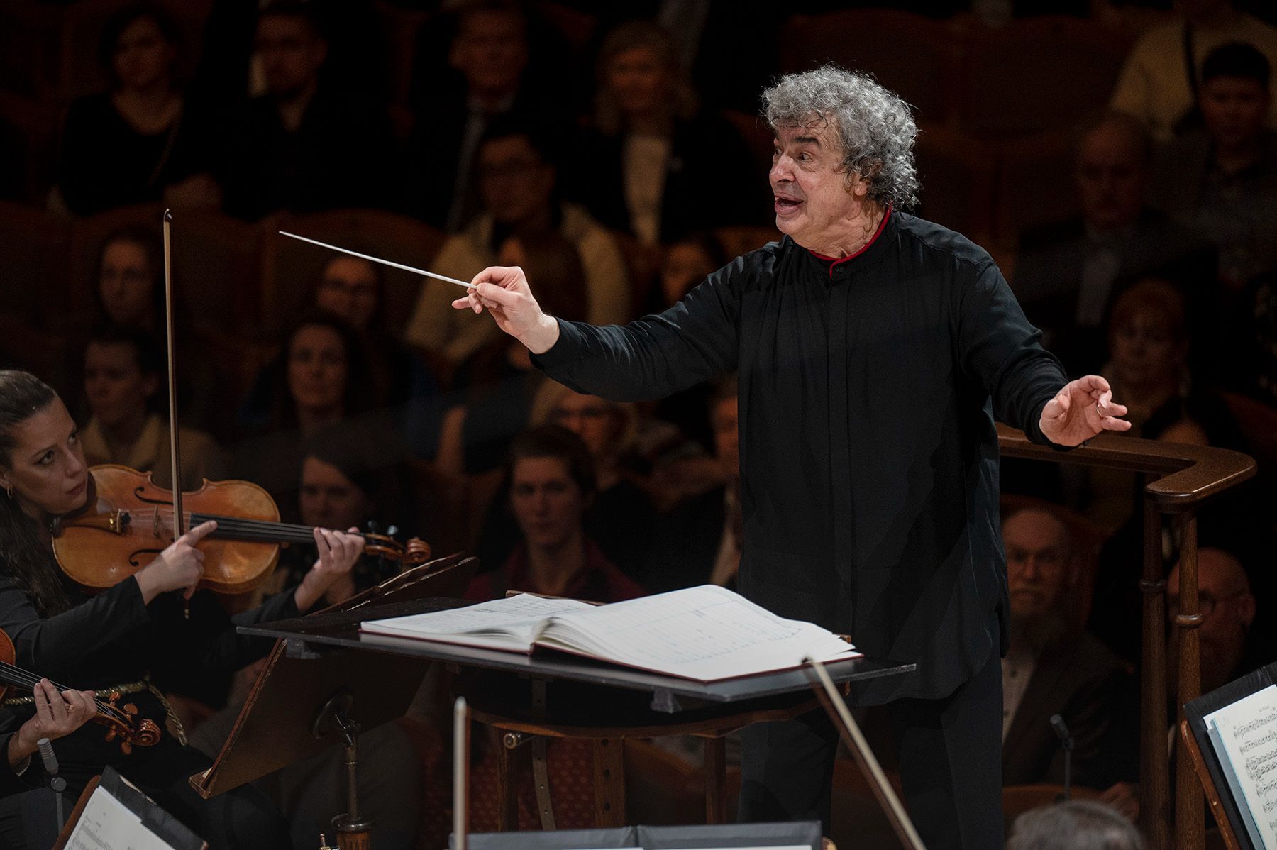 Semyon Bychkov conducts the Czech Philharmonic &copy; Petr Kadlec