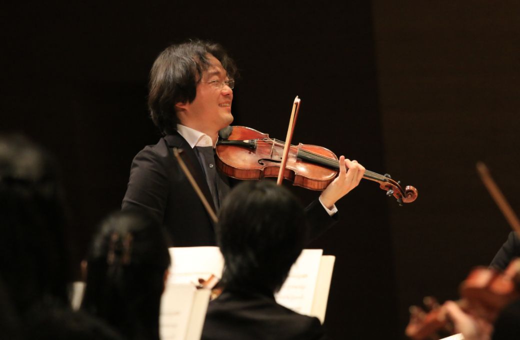 Shunske Sato directs the Tokyo Symphony Orchestra &copy; TSO