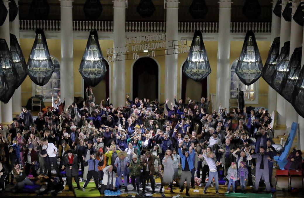 <i>Guerre et Paix</i> mis en scène par Dmitri Tcherniakov au Bayerische Staatsoper © Wilfried Hösl