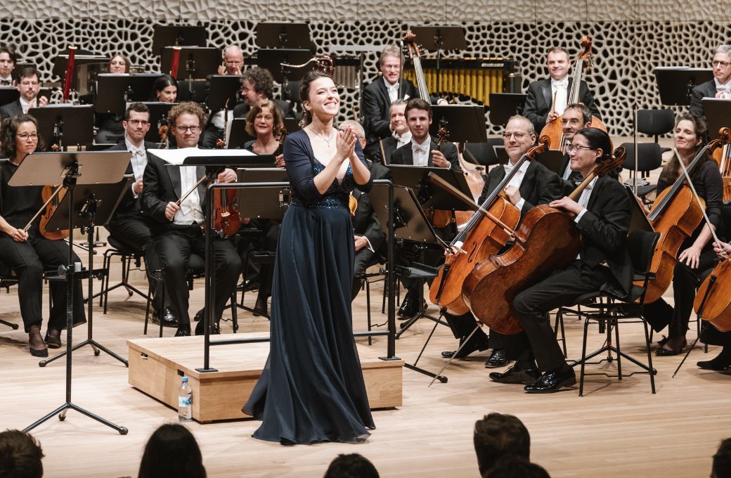 Ambroisine Bré and the Frankfurt Radio Symphony © Daniel Dittus