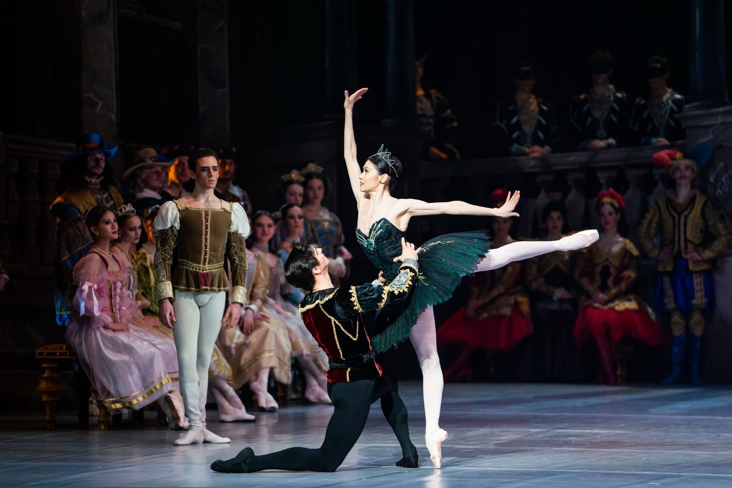 Aliya Tanykpayeva and Dmitry Timofeev in Act 3 <i>Swan Lake</i> &copy; Valter Berecz
