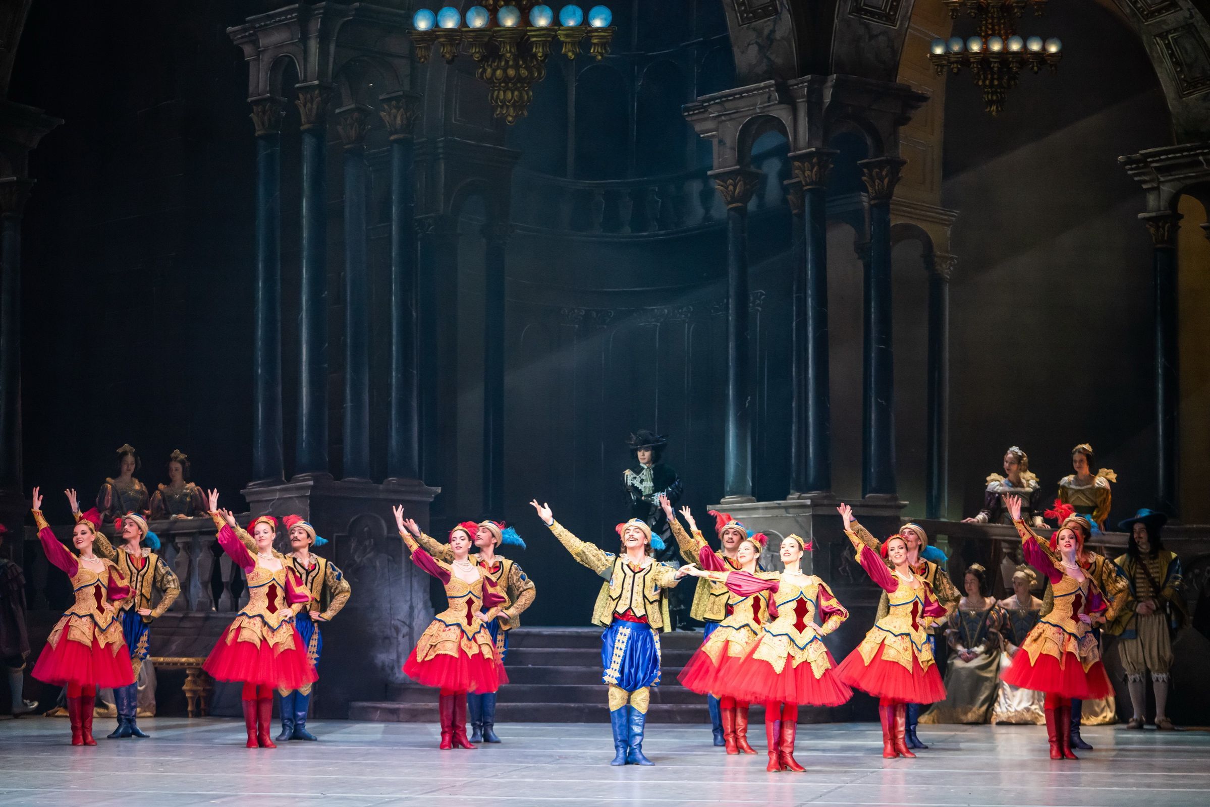 Hungarian National Ballet in Act 3 <i>Swan Lake</i> &copy; Valter Berecz