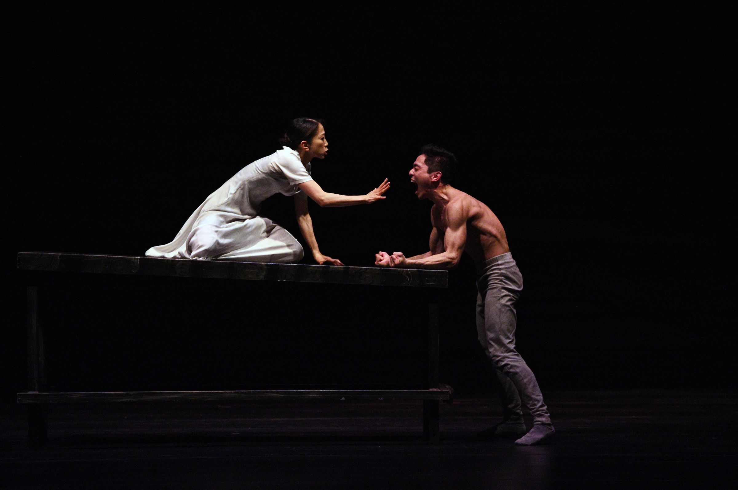 Erina Takahashi and Jeffrey Cirio in <i>Creature</i> &copy; Laurent Liotardo
