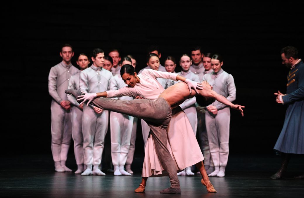 Jeffrey Cirio and Sarah Kundi in <i>Creature</i> &copy; Laurent Liotardo