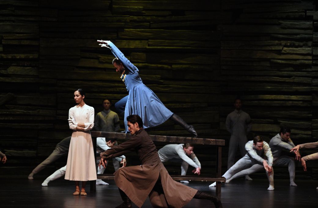 Fabian Reimair, Ken Saruhashi and Sarah Kundi in <i>Creature</i> &copy; Laurent Liotardo