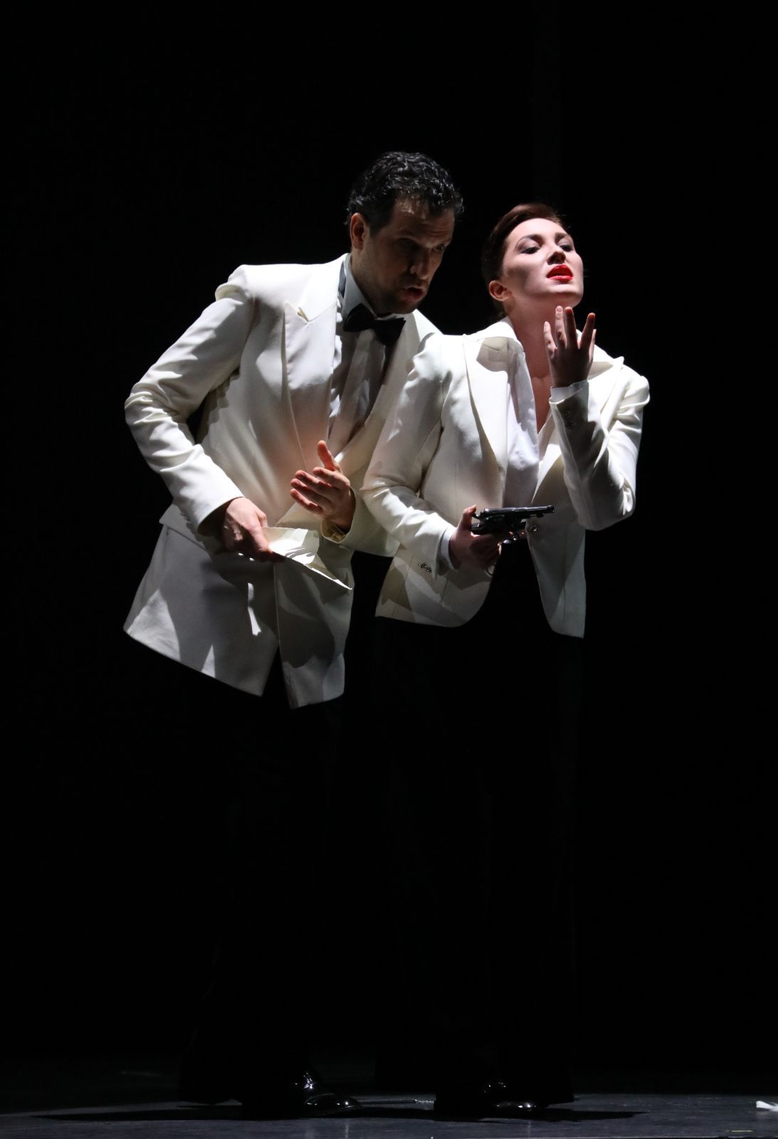 Luca Pisaroni (Lindorf) and Greta Doveri (Stella) &copy; Brescia &amp; Amisano | Teatro alla Scala