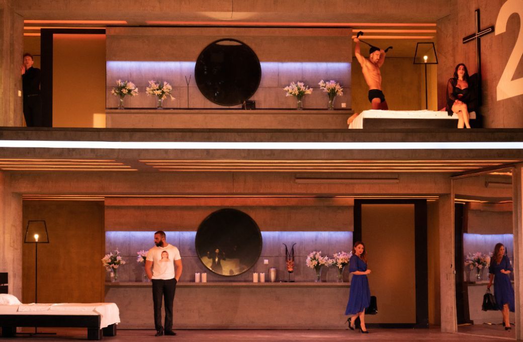 <i>Cos&igrave; fan tutte</i> &copy; Monika Rittershaus