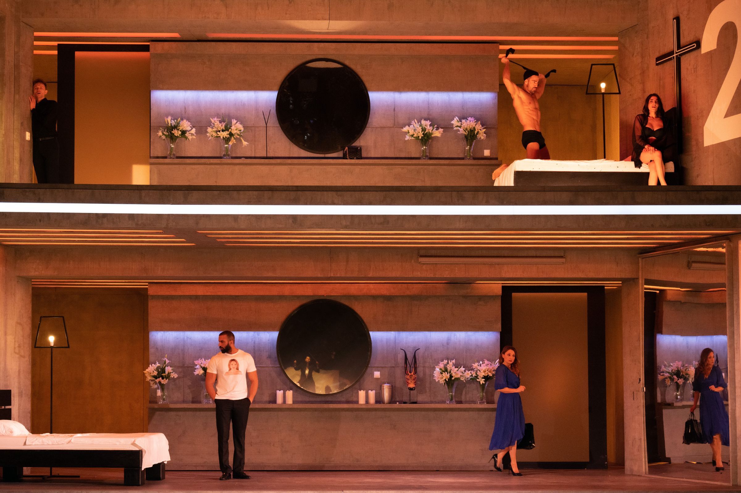 <i>Così fan tutte</i> &copy; Monika Rittershaus