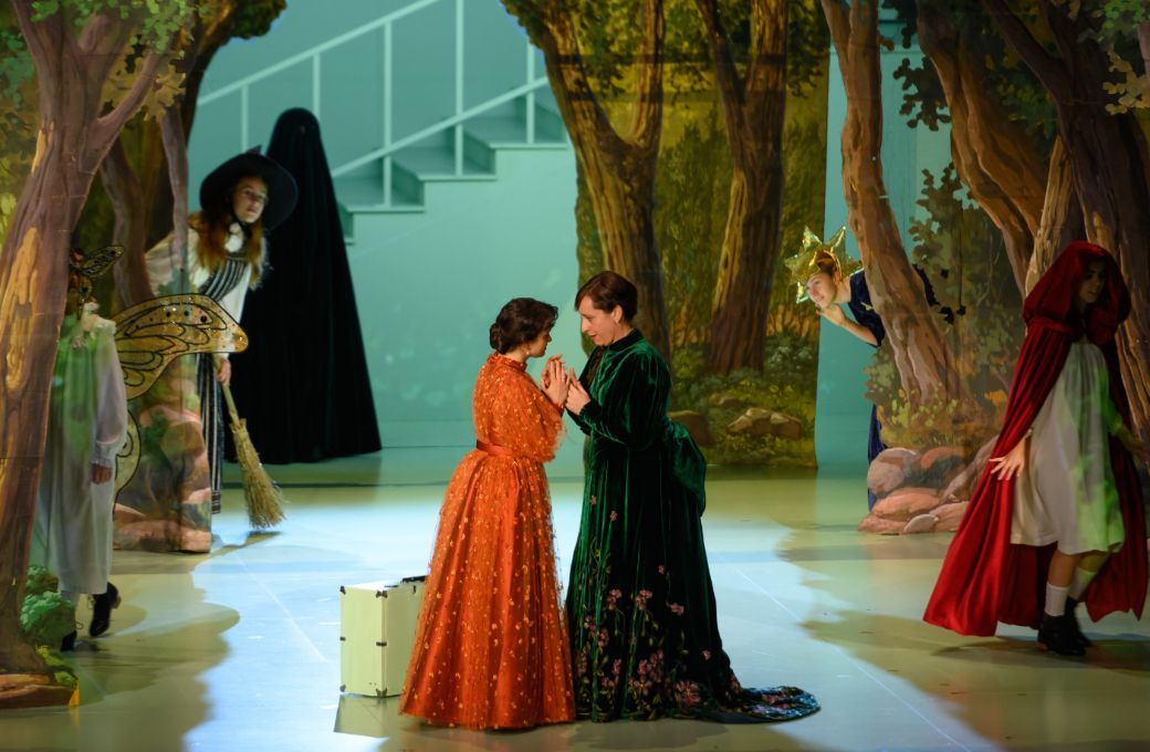 Alicia Amo (Sara) y Lidia Vinyes Curtis (Alexina/Abel) &copy; A. Bofill | Gran Teatro del Liceu