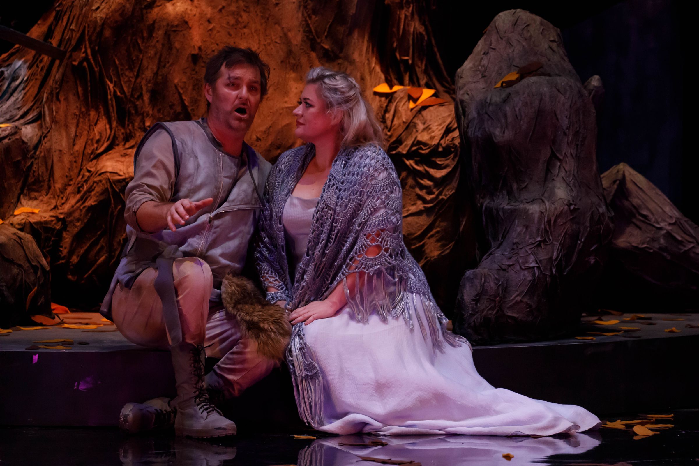 James Eggleston (Siegmund) and Lee Abrahmsen (Sieglinde) &copy; Robin Halls